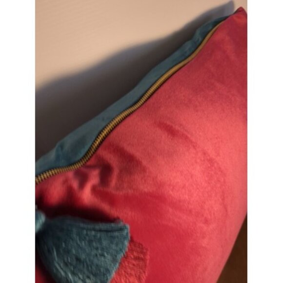 Distant Lands Teal And Fusia Pillow With Tassels And Removable Cover 18" - Picture 4 of 6